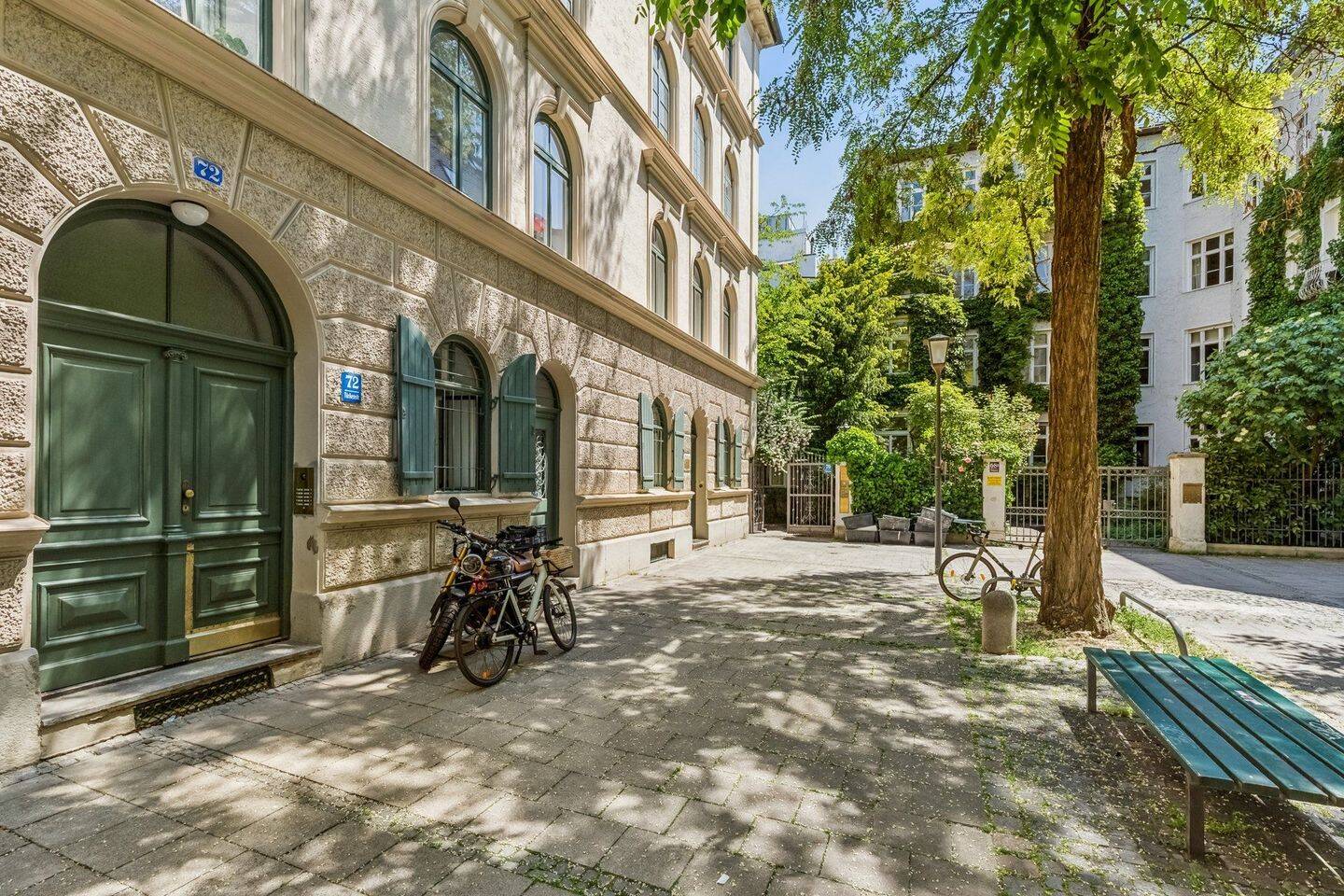 Lichtdurchflutetes Dachgeschossjuwel im Herzen der Maxvorstadt