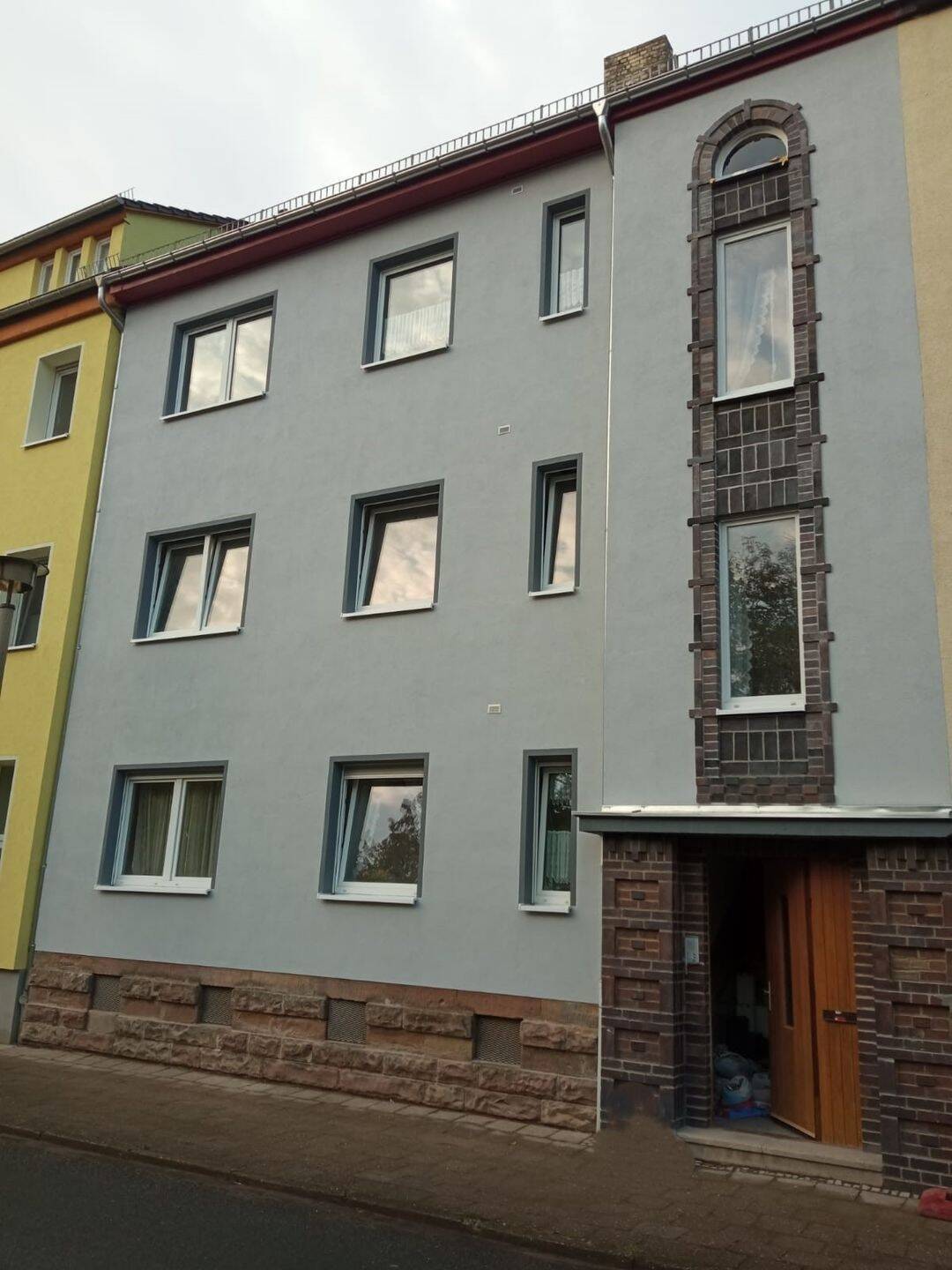 Charmantes 4-Familienhaus mit 5,0% Rendite in der südl. Innenstadt von Merseburg – Merseburg – Bild 1 von 9