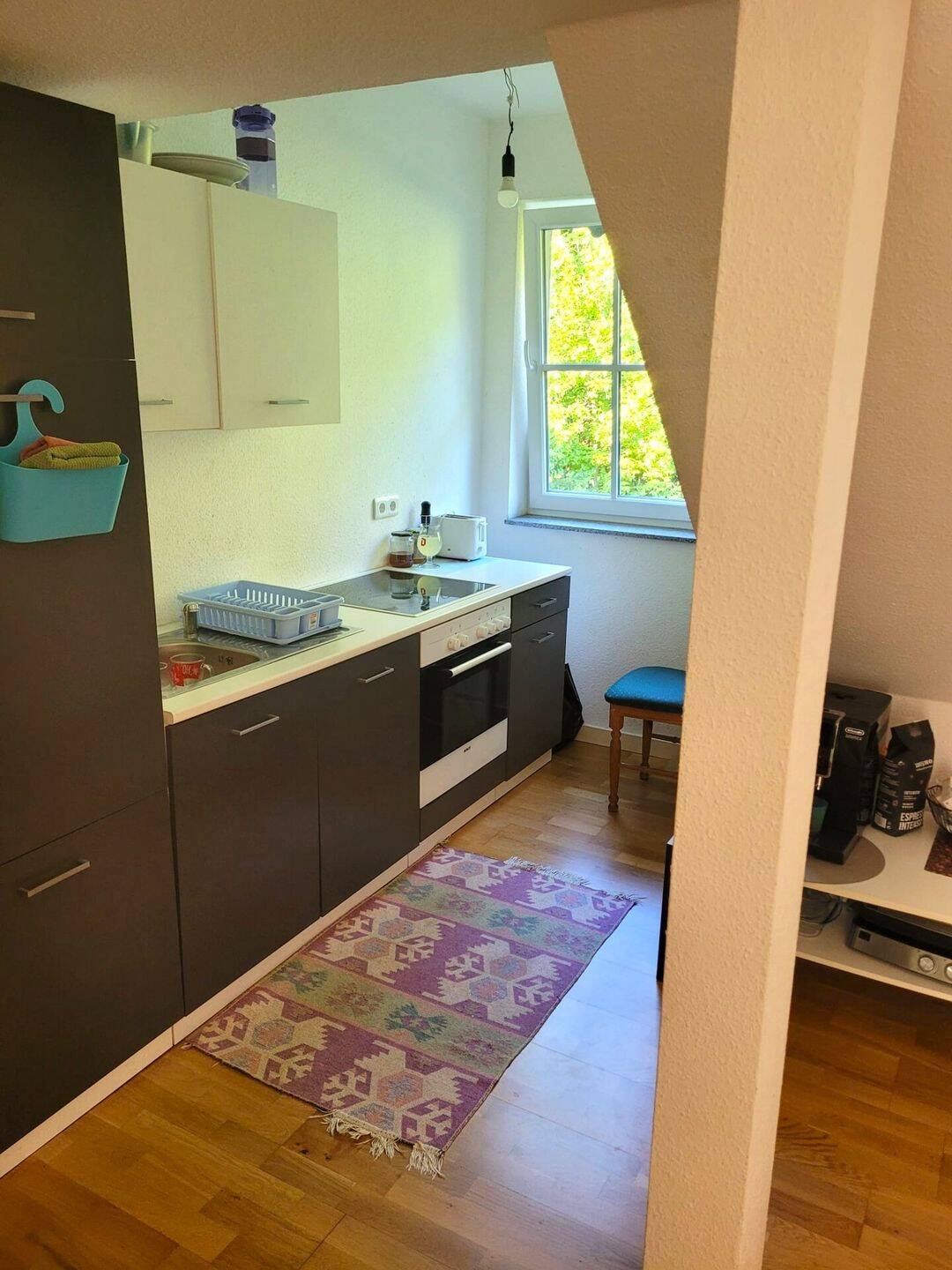 Über den Dächern wohnen - 2015 neu geschaffene Dachgeschosswohnung mit Balkon – Ansbach – Vorschaubild 2