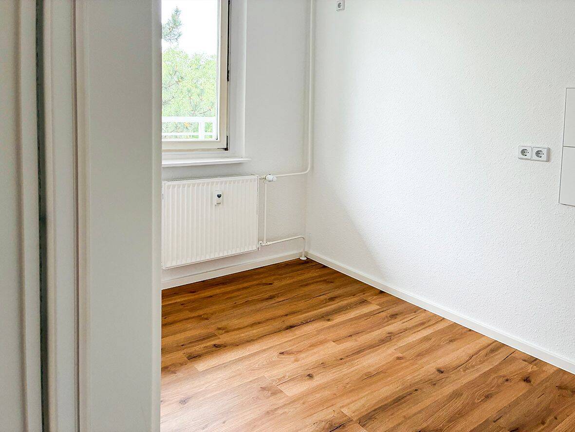 2-Raum-Wohnung mit großer Loggia im Grünen – Leipzig – Vorschaubild 3