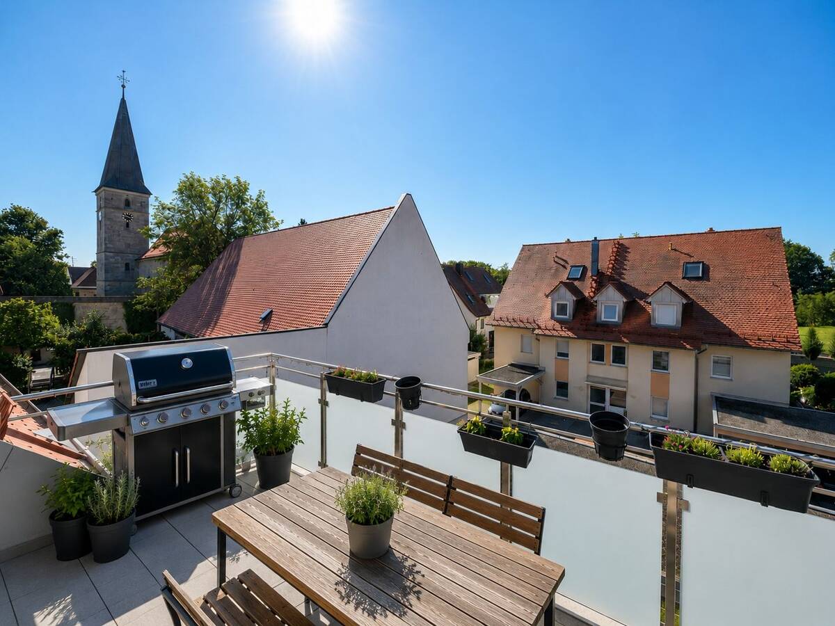 Gepflegte 5 Zimmer Maisonettewohnung in ruhiger Lage – 91056 Erlangen – Bild 1 von 9