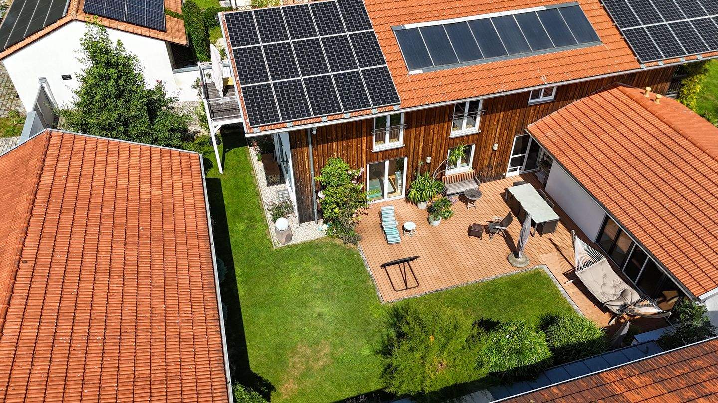 Traumhaftes Einfamilienhaus mit Bergblick und Einliegerwohnung – Tittmoning – Bild 1 von 9