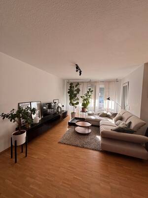 Helle 3-Zimmer Wohnung mit hochwertiger Küche zur Übernahme