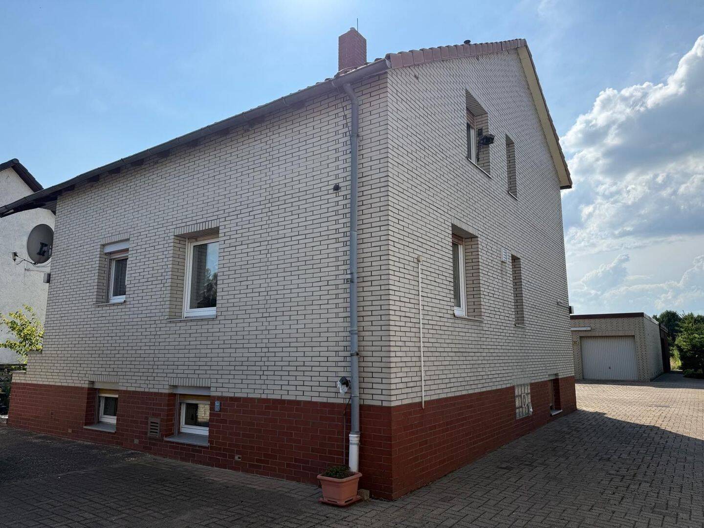 1-Familienhaus mit 4 Garagen – Salzgitter – Vorschaubild 3