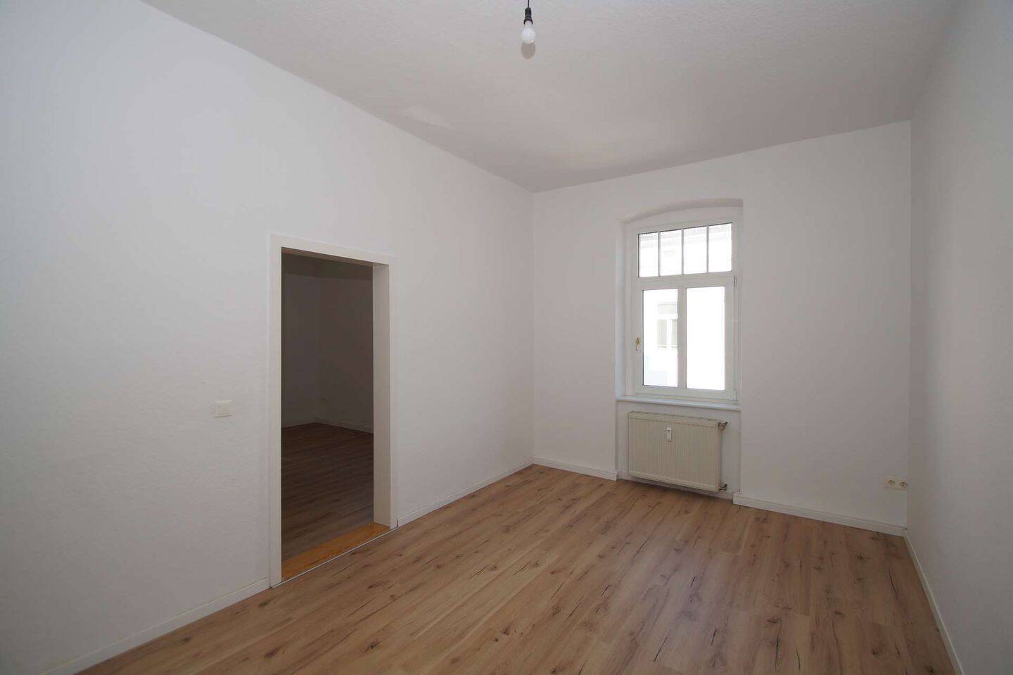 Stilvolle, renovierte 3-Zimmerwohnung mit EBK – Chemnitz – Vorschaubild 8
