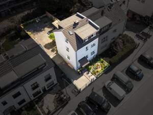 KOMPAKT-FLEXIBEL-ZENTRAL - Dreiparteienhaus mit Innenhof & Gestaltungsspielraum - Frankfurt-Gallus