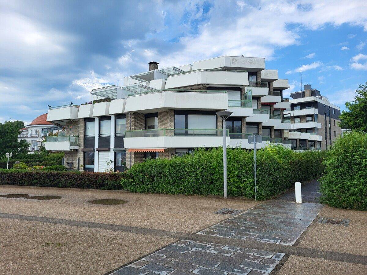 Meerblick: Strandnahe 2-Zi.-Whg. mit 2 Balkonen & TG-Stellpl. in HL-Travemünde, Kaiserallee (Ostsee) – Lübeck – Bild 1 von 9