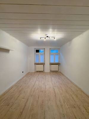 WG-Zimmer in schöner Altbauwohnung mit moderner Küche – 90762 Fürth – Vorschaubild 5