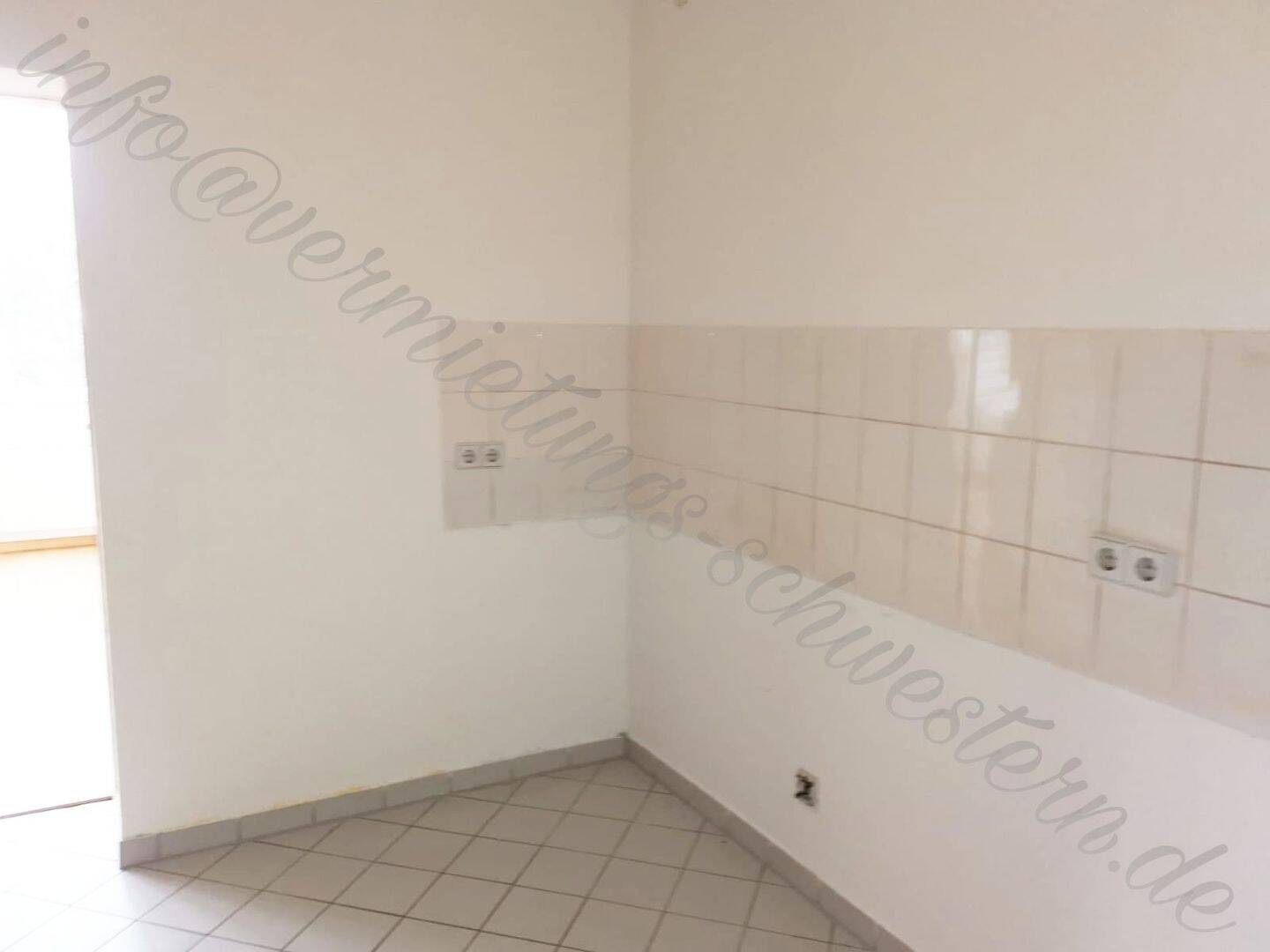 3 Zimmer- besonderes geschnittene Altbauwohnung in ruhiger Lage mit viel Platz – Chemnitz – Vorschaubild 2