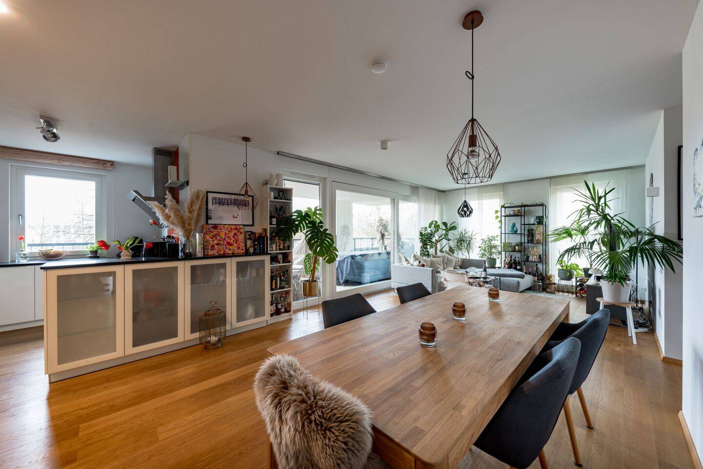 Großzügige 105 m² Design Wohnung in Bestlage am Killesberg mit offenem Wohnkonzept, Balkon, TG Stellplatz mit Wallbox & Aufzug – Stuttgart – Vorschaubild 4