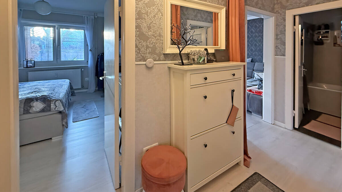 Schöne Terrassenwohnung mit Stellplatz - Wentzel Dr. – Hamburg – Vorschaubild 3