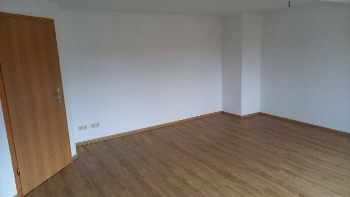 Erster Monat geschenkt! Helle 3-Zimmer DG-Wohnung, Aufzug – Chemnitz – Vorschaubild 9