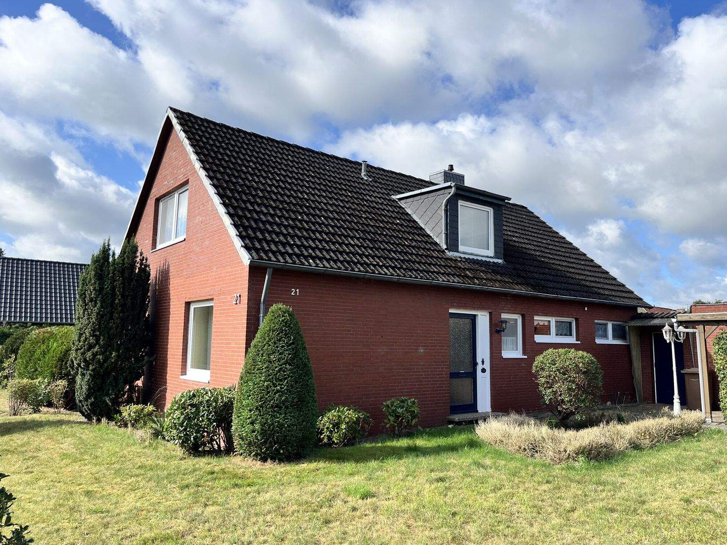 Charmantes Einfamilienhaus in beliebter Wohngegend – Varel – Bild 1 von 9