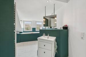 Unverwechselbare Maisonette mit sonniger Dachterrasse & historischem Flair. – 40472 Düsseldorf – Vorschaubild 8