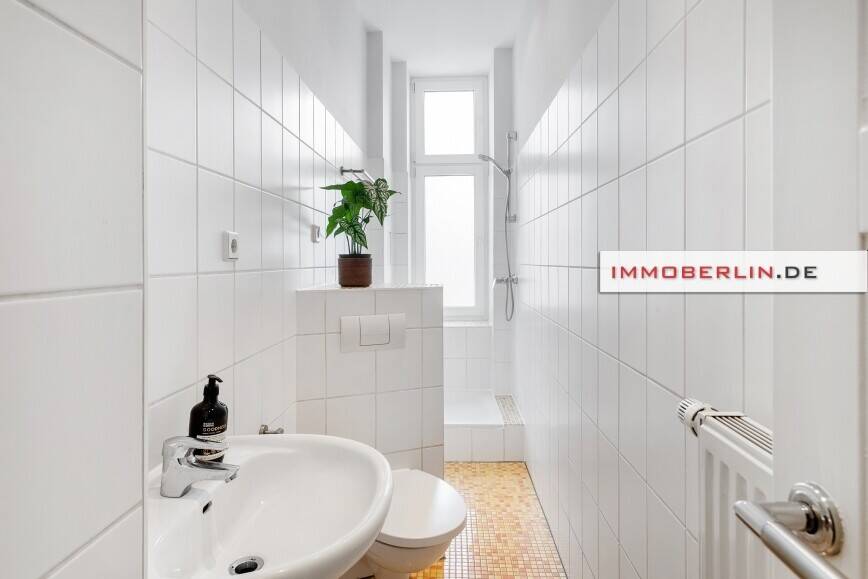 IMMOBERLIN.DE - Ruhige Citylage! Liebenswürdige Altbauwohnung in renoviertem Zustand – Berlin – Vorschaubild 3