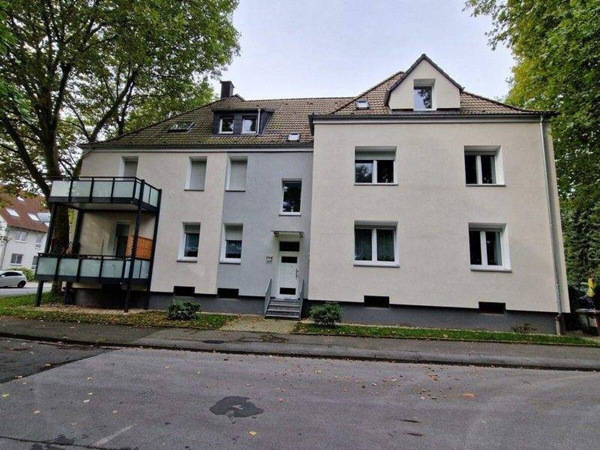 Wohn(t)raum: günstige 1,5-Zimmer-Dachgeschosswohnung in modernisiertem 3-Familienhaus – 44359 Dortmund – Bild 1 von 6