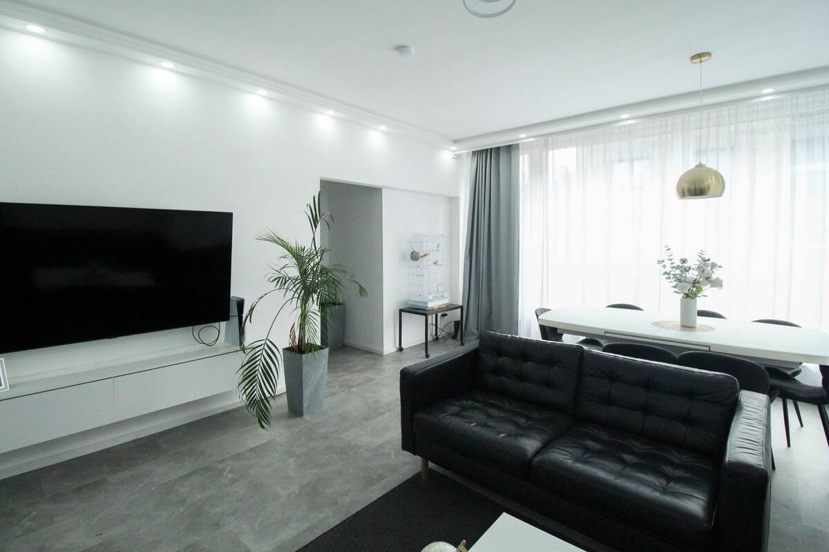 Attraktive 4-Zimmer-Eigentumswohnung mit Garage, großer Terrasse und Gartenzugang in Lierenfeld – 40231 Düsseldorf – Bild 1 von 9