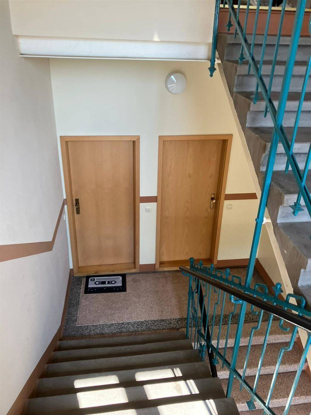 Großzügige 2-Zimmer mit EBK, Laminat, Stellplatz, Balkon und Wanne in zentraler Lage! – Chemnitz – Vorschaubild 4
