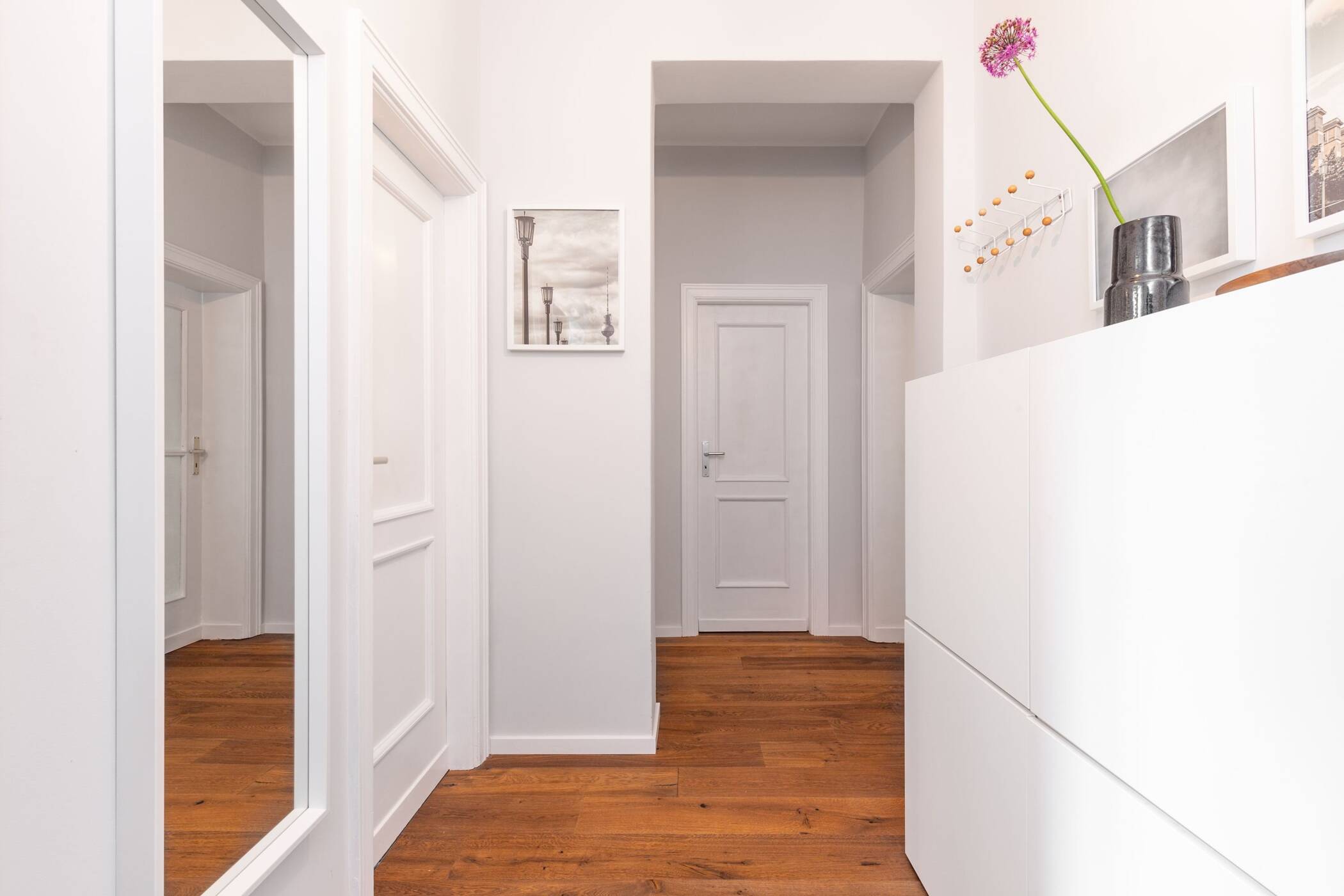Zentrales, exklusiv und hochwertig eingerichtetes 2-Zimmer Apartment im Baudenkmal – Berlin – Vorschaubild 5
