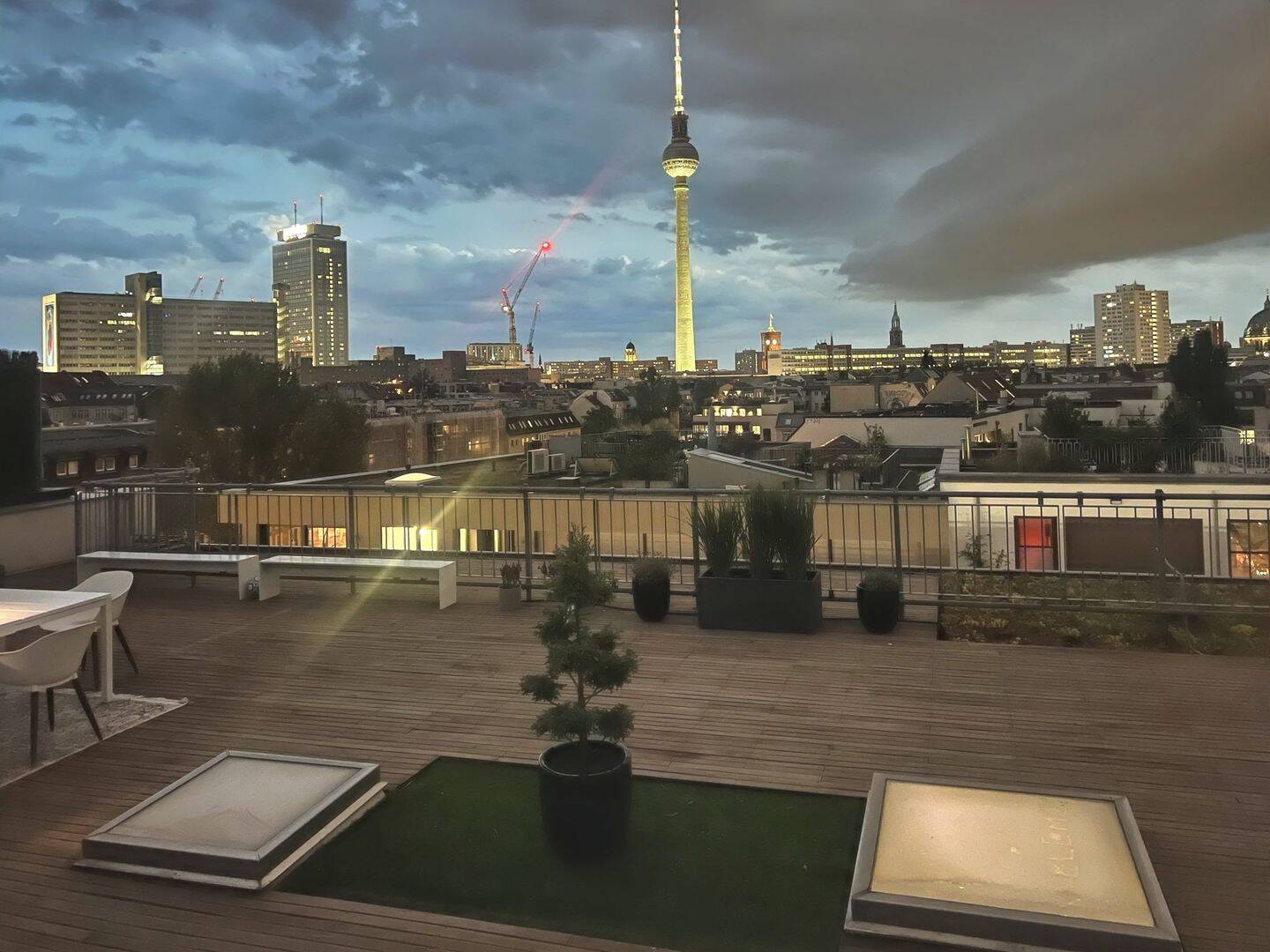 Eine Immobilie der Extraklasse: Penthouse-Wohnung mit spektakulärer Dachterrasse – Berlin – Vorschaubild 4