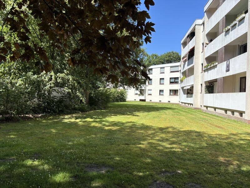 Frisch renovierte Eigentumswohnung mit Garage in beliebter Lage von Bremen-Osterholz – Bremen – Bild 1 von 9