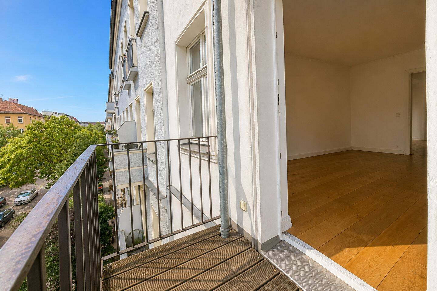 Charmante Wohnung mit zwei Balkonen im soliden Altbau im Boxhagener Kiez – Berlin – Vorschaubild 8