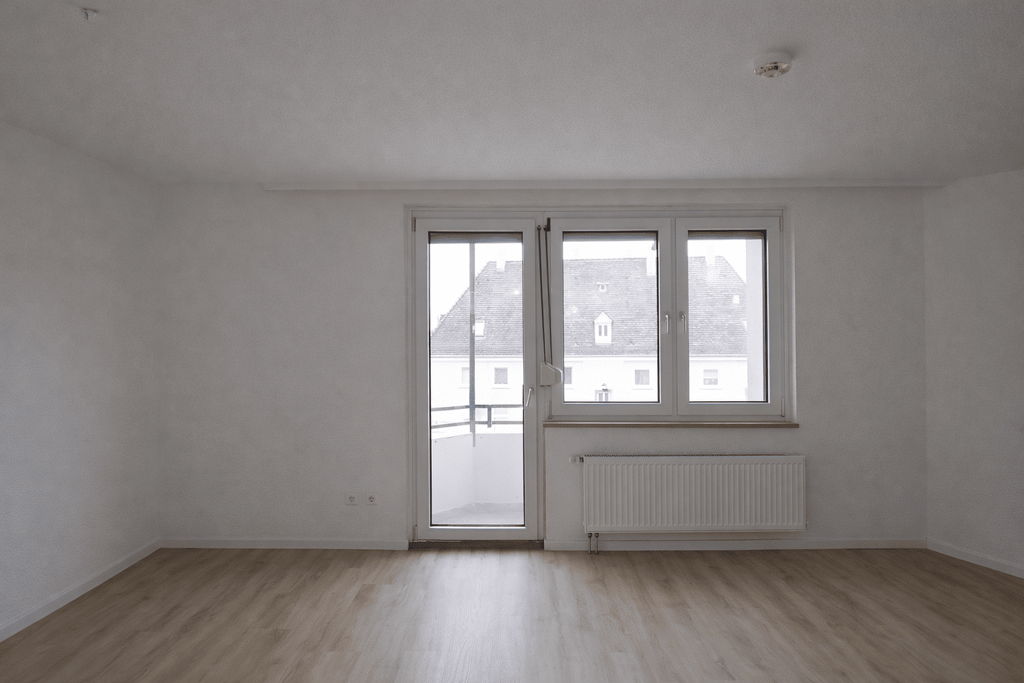 Vermietete 1-Zimmer-Wohnung im 3.OG. mit Balkon & TG – nahe Nopitschstraße/Dianaplatz – Nürnberg – Vorschaubild 3
