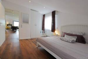 Welc(H)ome® by RIDA FLATS - Köln-Rondorf! All in plus! Lift + Balkon + TG + WIFI + St. Georges – 50997 Köln – Vorschaubild 4