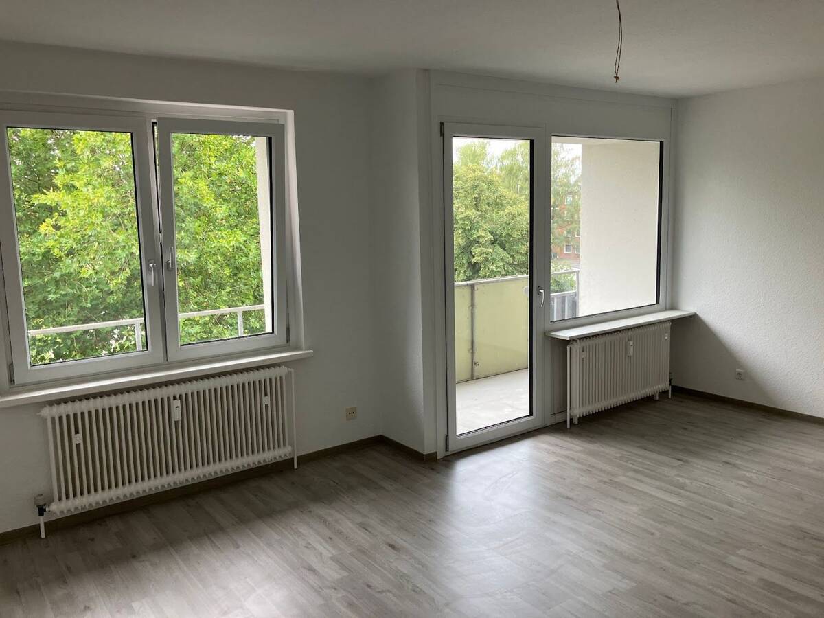 Schöne Wohnung mit Balkon - ideal für Paare & kleine Familien – 38228 Salzgitter – Bild 1 von 9