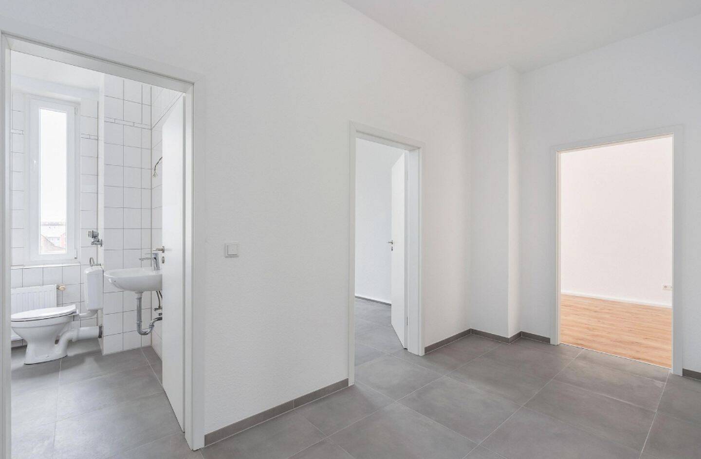 Ruhige, renovierte Wohnung in zentraler Lage in Düsseldorf – Düsseldorf – Vorschaubild 5