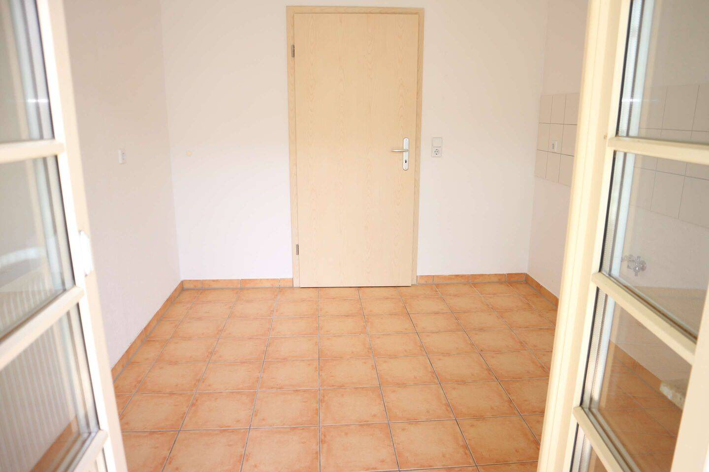 Mieter ab 1.8. gesucht ! 1. OG - INKL EBK !- geräumige Küche - Balkon ! – Chemnitz – Vorschaubild 5