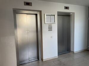 Helles Apartment in ruhiger Lage. Herrlicher Balkon. Beste Infrastruktur. Renovierungsbedarf. – 80797 München – Vorschaubild 8