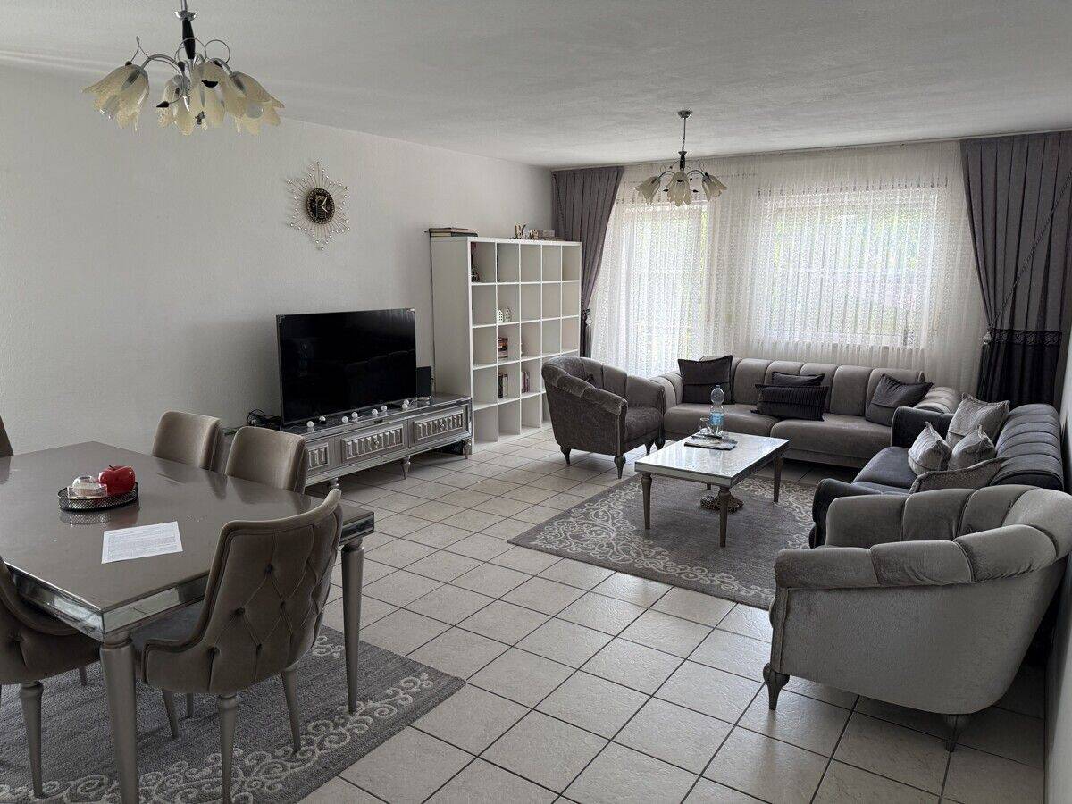 Vermietete 3-Zimmer-Wohnung mit zwei Balkone und TG-Stellplatz – Crailsheim – Vorschaubild 2