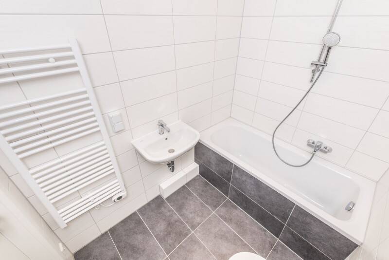 Direkt am Wasser / Modernes Bad / Balkon – Chemnitz – Vorschaubild 3
