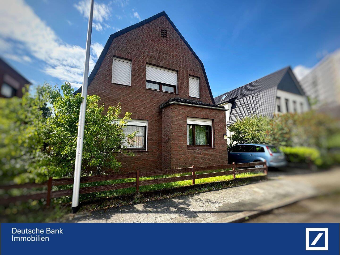 Charmantes Zweifamilienhaus mit Ausbau und Dachterrasse! – Delmenhorst – Bild 1 von 9