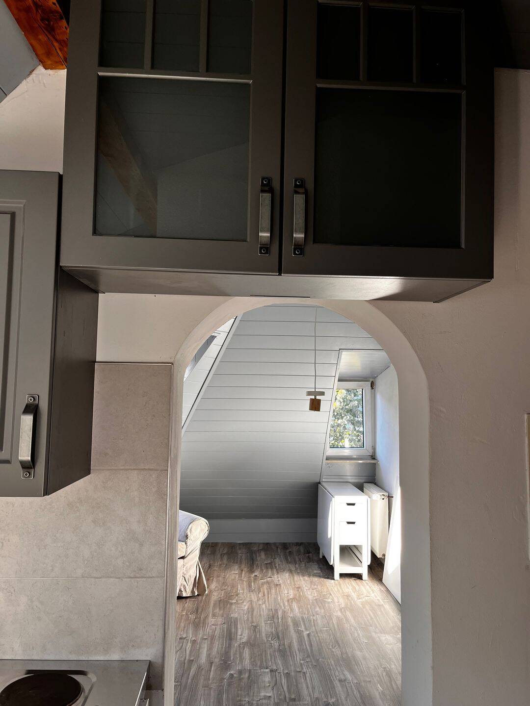 renovierte & möblierte 2-Zimmer-Wohnung (ca. 32 m²) in stadtnaher Lage zu vermieten (Alt-Saarbrücken) – Saarbrücken – Vorschaubild 3