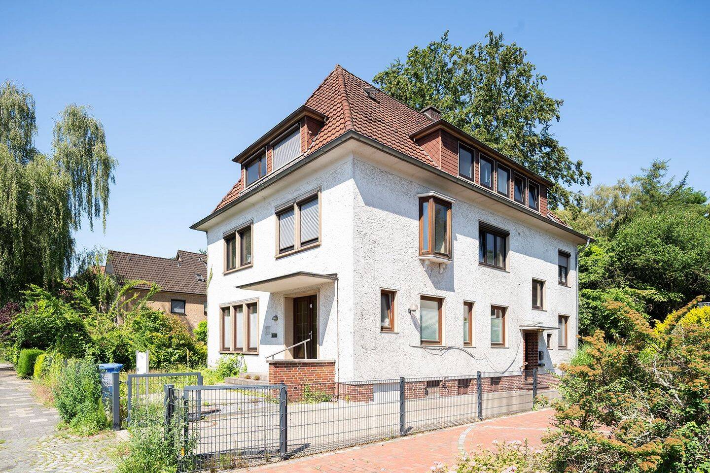 Charaktervolles Mehrparteienhaus mit Modernisierungspotenzial in zentraler Stadtlage von Delmenhorst