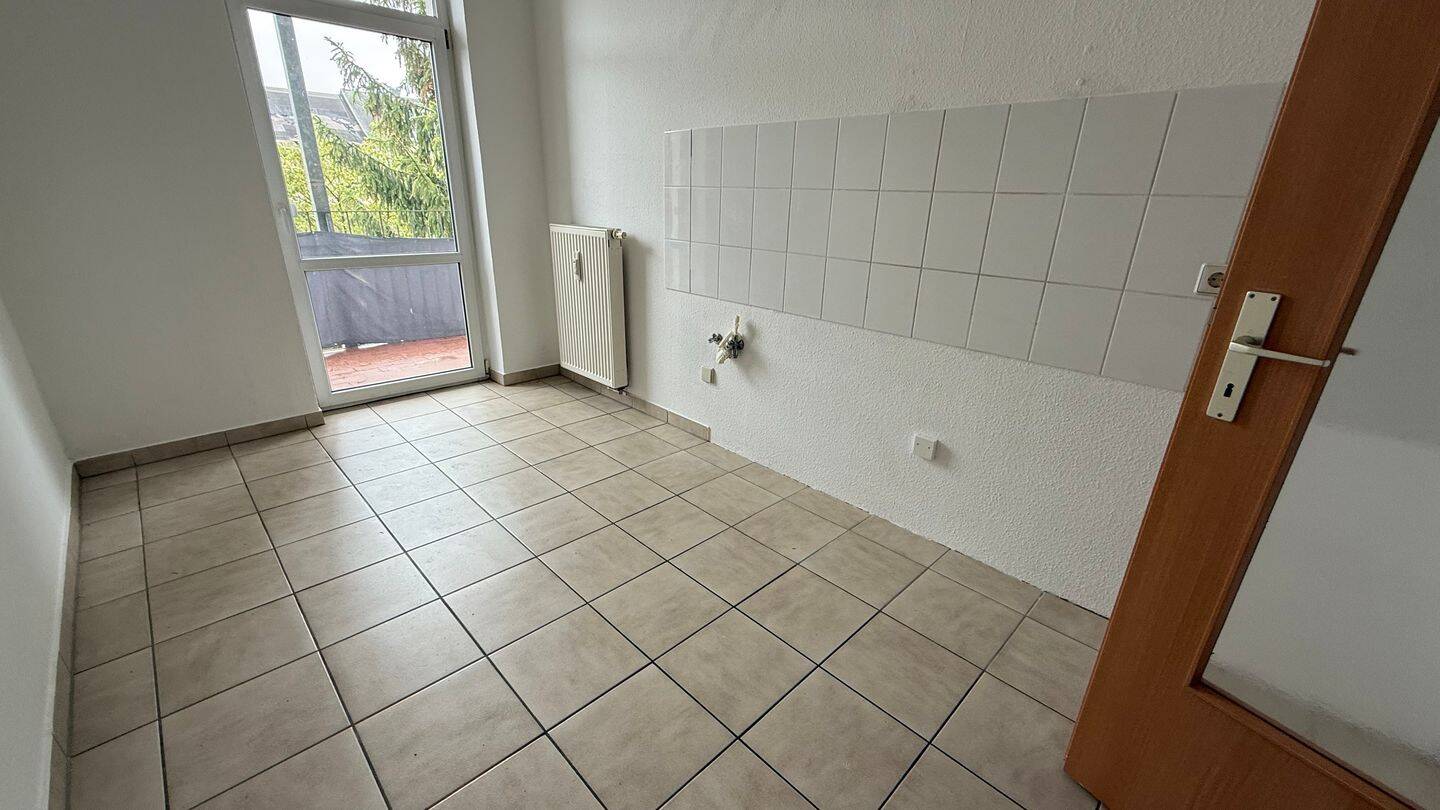 3.OG / Bad mit Wanne + Fenster / Balkon an der Küche - frei ab sofort – Chemnitz – Vorschaubild 5