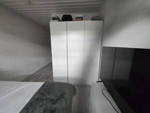 **Befristet auf 1 Jahr** Möblierte DG-Wohnung in zentraler Lage - Düsseldorf – 40227 Düsseldorf – Vorschaubild 5