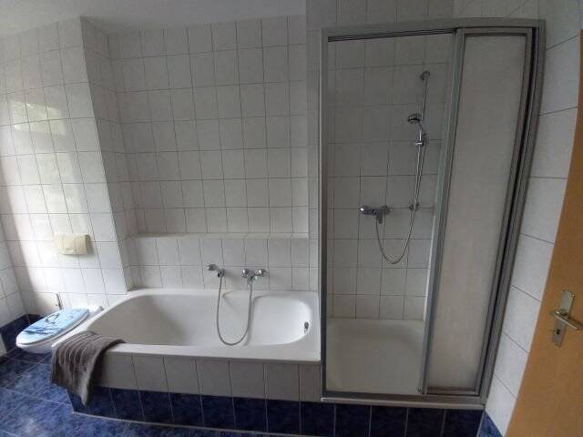 FREUNDLICHE WOHNUNG IN UNINÄHE MIT EINBAUKÜCHE! – Chemnitz – Vorschaubild 8
