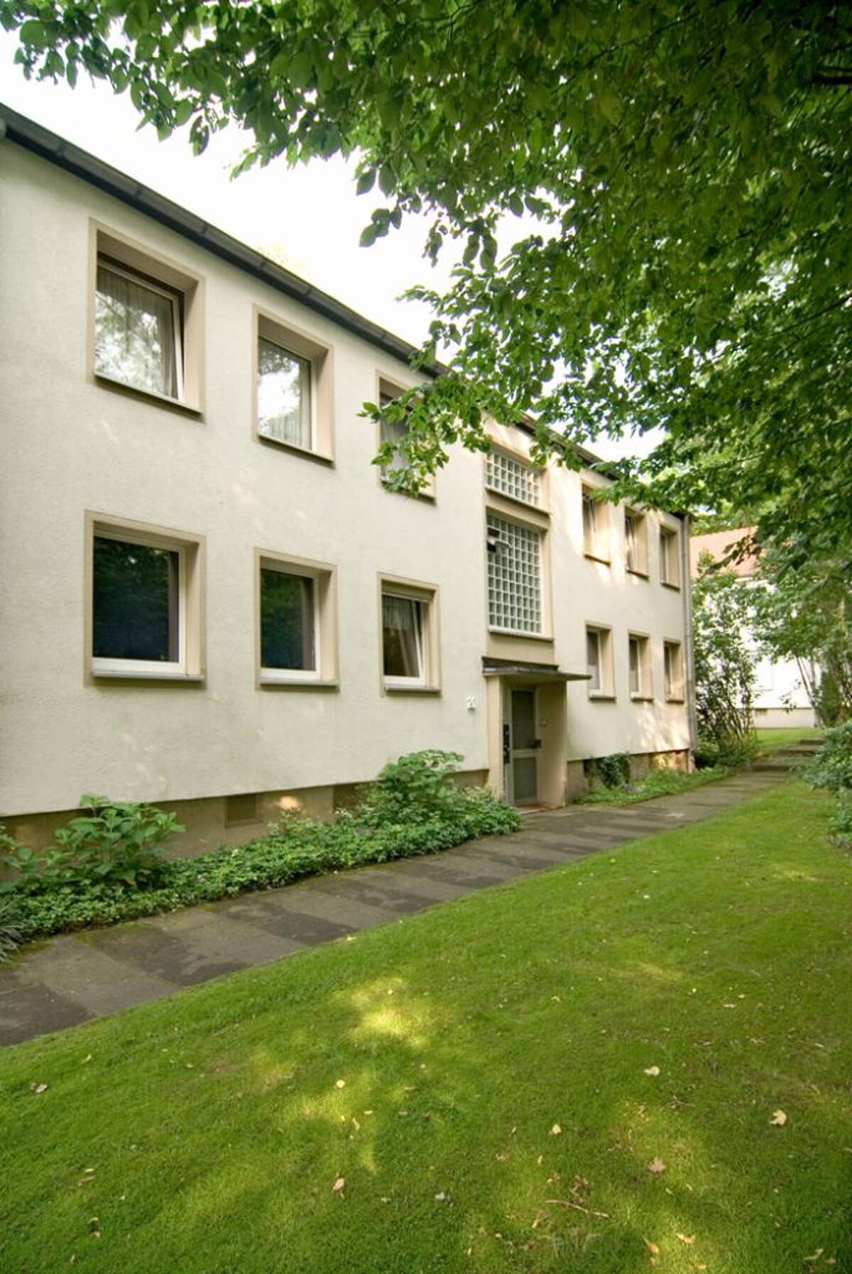 Bezugsfertige 3-Zimmer-Wohnung mit neuem Duschbad im Erdgeschoss – 45892 Gelsenkirchen – Bild 1 von 9