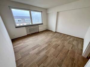 Großzügige 1-Zimmer-Wohnung Saniert mit schönem Ausblick, Aufzug, Stellplatz – 24103 Kiel – Vorschaubild 1