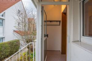 +++ individuelle DG-Maisonette mit separatem Zugang - S-Balkon mit Blick ins Grüne - renoviert - inkl. EBK & Kfz-Stpl... – 70439 Stuttgart – Vorschaubild 3