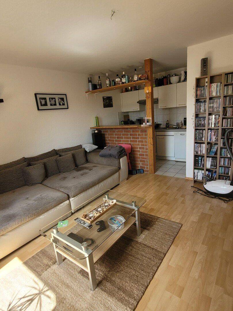2-Zimmer-Wohnung mit neuen Fenstern und Carport- modernisiert & praktisch