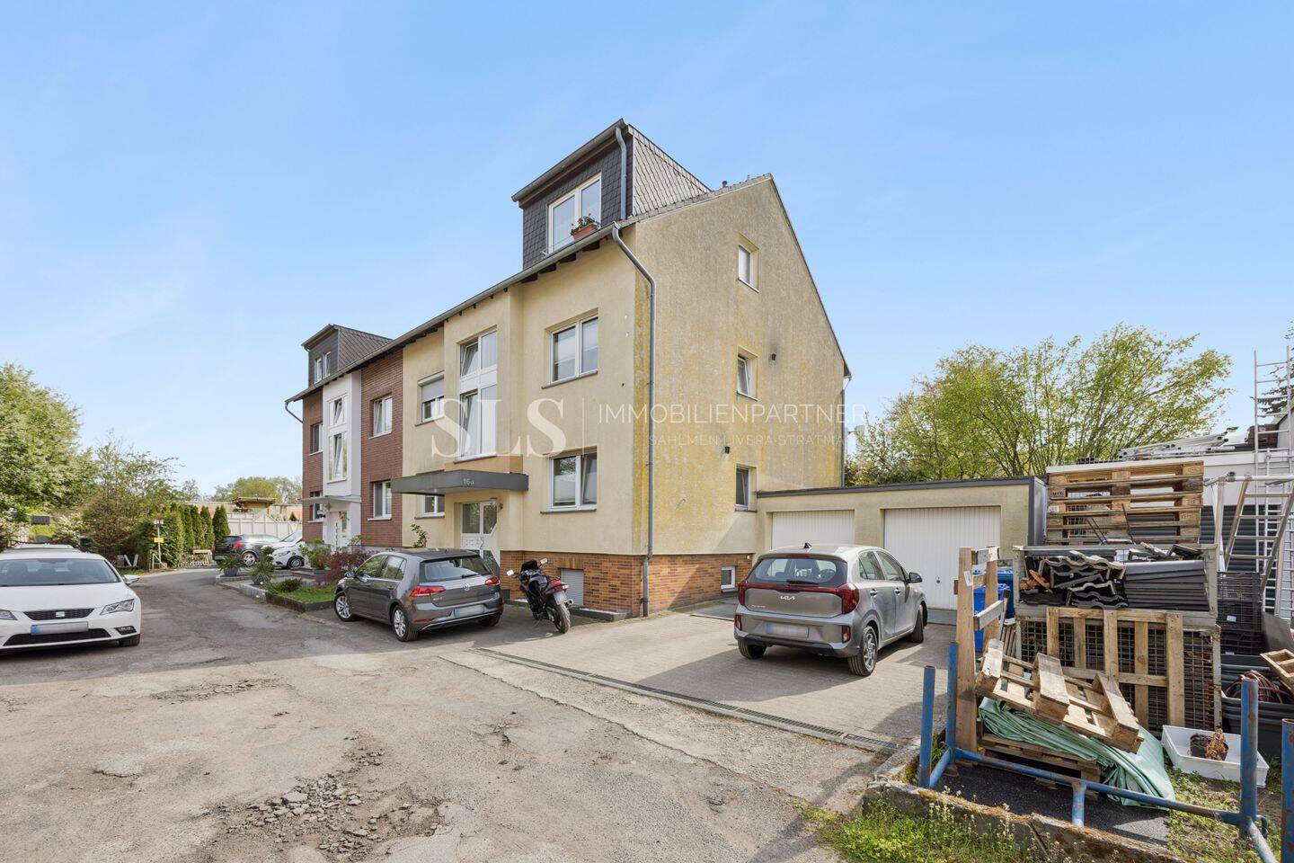 Sofort bezugsfrei - 3-Zimmer-Wohnung mit Stellplatz + zusätzlichem Apartment in Leverkusen