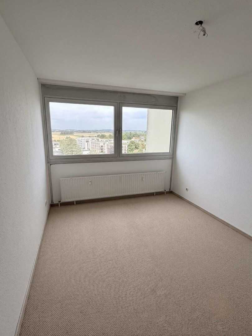 Lichtdurchflutete 3 Zimmer Wohnung mit eigenem Tiefgaragenstellplatz zu verkaufen – Neu-Ulm – Vorschaubild 3