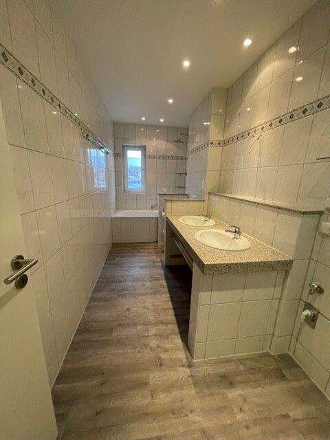 Traumhaft großzügig: 4 Zimmer, Balkon und viel Platz zum Wohlfühlen! – Erfurt – Vorschaubild 5