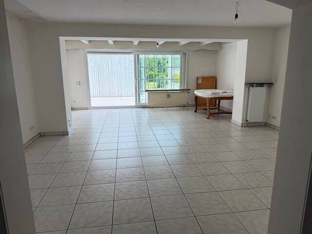 Einfamilienhaus mit Einliegerwohnung, Garage, Balkon und ausgebautem Dachstudio – Mönchengladbach – Vorschaubild 2