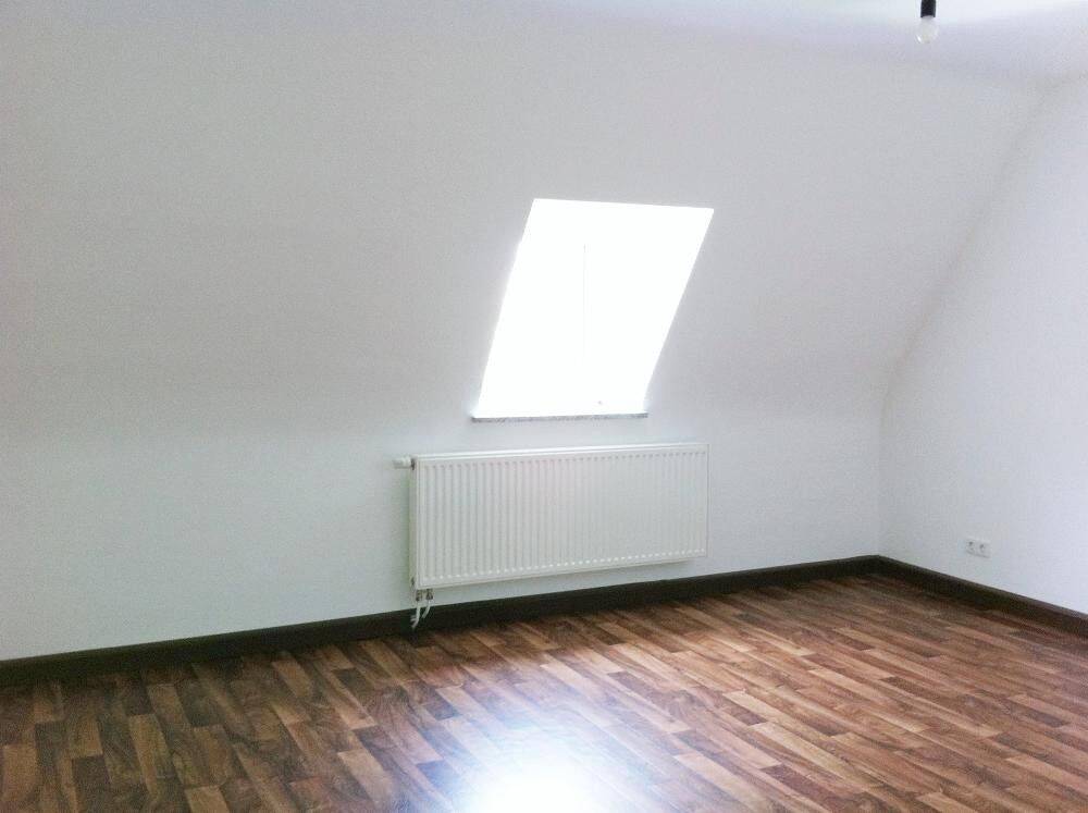 Gut geschnittene DG-Wohnung mit Einbauküche – Saarbrücken – Vorschaubild 7