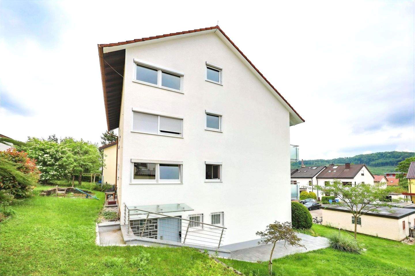 Mehrfamilienhaus mit Ausbaupotenzial und Zukunftsperspektive – Lörrach – Vorschaubild 3
